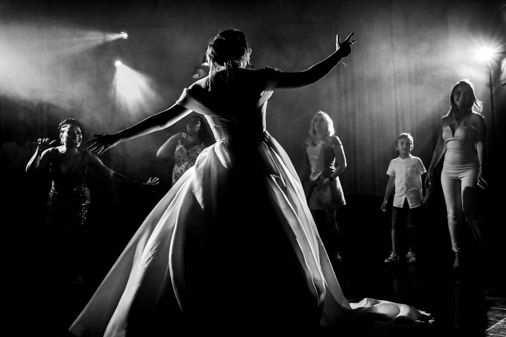 Mariage au château de Ruisbroek La mariée sur la piste de dance lors de son mariage Château de Ruisbroek, Bruxelles